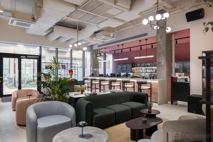 Qube Elephant Bar & Lounge at Qube Elephant in Newington, London